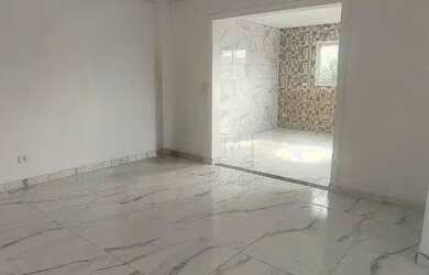 Imagem: A casa possui 2 Dormitórios, 2 Banheiros, 4 Vagas na garagem