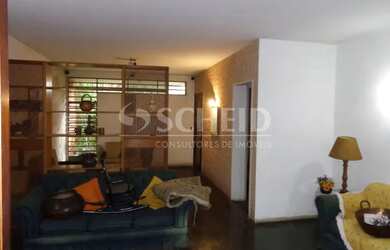 Imagem: A casa possui 3 Dormitórios, 3 Banheiros, 3 Vagas na garagem