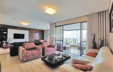 Imagem: O apartamento possui 4 Dormitórios, 5 Banheiros, 4 Vagas na