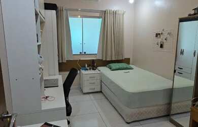 Imagem 2: Casa térrea de alto padrão no Condomínio Mediterrâneo - 3 suítes, piscina e energia solar