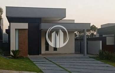 Imagem: A casa em condomínio possui 4 Dormitórios, 4 Banheiros, 2