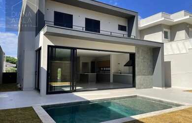 Imagem: A casa em condomínio possui 3 Dormitórios, 4 Banheiros, 4