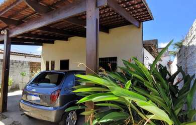 Imagem: A casa possui 4 Dormitórios, 2 Banheiros e está localizado