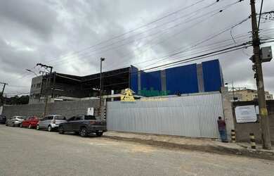 Imagem: O depósito possui 5 Vagas na garagem, 1.200m² de Área, Imóvel