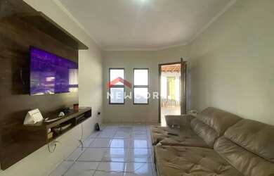 Imagem: A casa possui 2 Dormitórios, 1 Banheiro, 3 Vagas na garagem