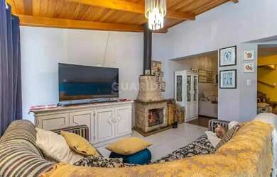 Imagem 10: Casa em Condomínio com 4 dormitórios, sendo 1 suíte, e 2 vagas de garagem...