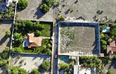 Imagem: O terreno possui 3000m² de Área e está localizado em Zona