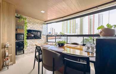 Imagem: O apartamento possui 3 Dormitórios, 5 Banheiros, 2 Vagas na