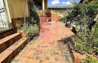 Imagem: A casa possui 5 Dormitórios, 5 Banheiros e 250m² de Área