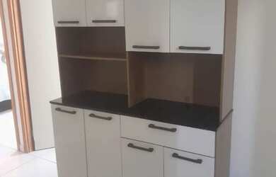 Imagem: O apartamento possui 2 Dormitórios, 1 Banheiro, 2 Vagas na