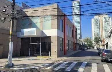 Imagem: O depósito possui 3 Vagas na garagem e 300m² de Área e está