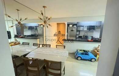 Imagem: O apartamento possui 2 Dormitórios, 2 Banheiros, 2 Vagas na