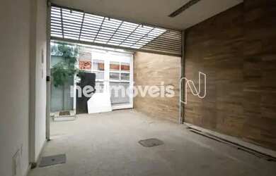 Imagem: O depósito possui 5 Vagas na garagem, 2680m² de Área e está