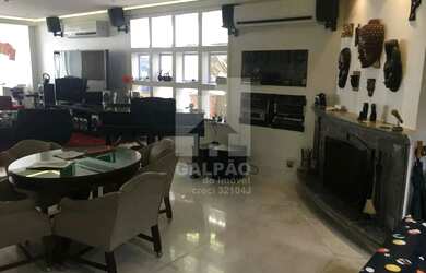 Imagem: A casa possui 5 Dormitórios, 5 Banheiros, 3 Vagas na garagem