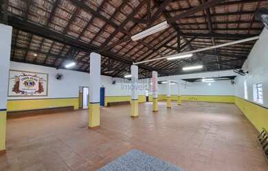 Imagem: O depósito possui 5 Vagas na garagem, 289m² de Área e está