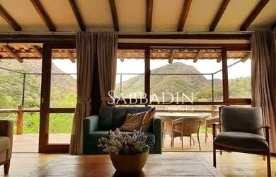 Imagem: A casa em condomínio à venda possui 4 Dormitórios, 2 Banheiros