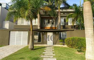 Imagem: A casa em condomínio possui 4 Dormitórios, 5 Banheiros, 3