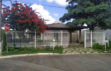 Imagem: A casa em condomínio possui 3 Dormitórios, 2 Banheiros, 4