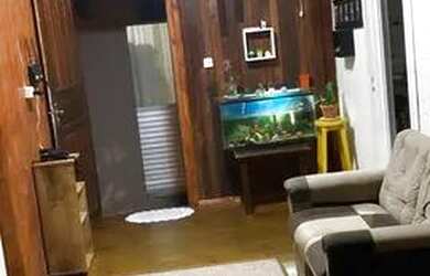 Imagem: A casa possui 2 Dormitórios, 1 Banheiro, 1 Vaga na garagem