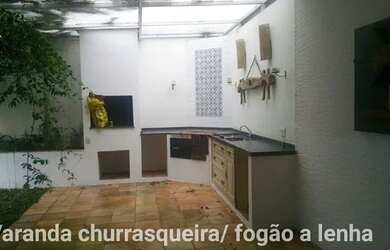 Imagem: A casa em condomínio possui 2 Dormitórios, 3 Banheiros, 4