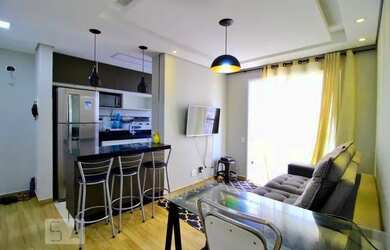 Imagem: O apartamento possui 2 Dormitórios, 1 Banheiro, 1 Vaga na garagem