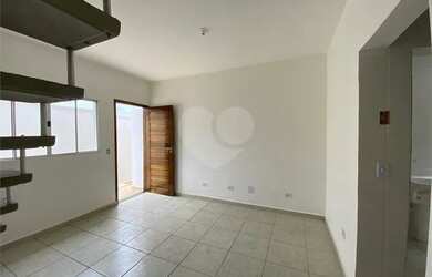 Imagem: A casa em condomínio possui 2 Dormitórios, 1 Banheiro, 1 Vaga