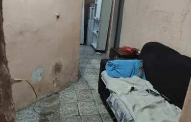 Imagem: A casa possui 1 Dormitório, 1 Banheiro e está localizado