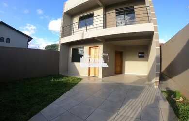 Imagem: A casa possui 3 Dormitórios, 1 Banheiro, 1 Vaga na garagem