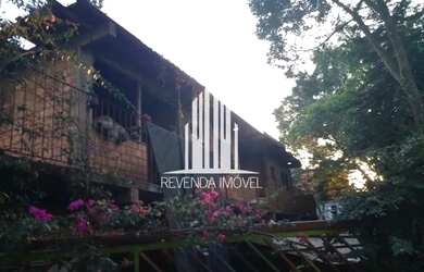 Imagem: A casa possui 2 Dormitórios, 2 Banheiros, 5 Vagas na garagem