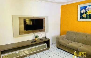 Imagem: A casa possui 4 Dormitórios, 3 Banheiros, 200m² de Área e