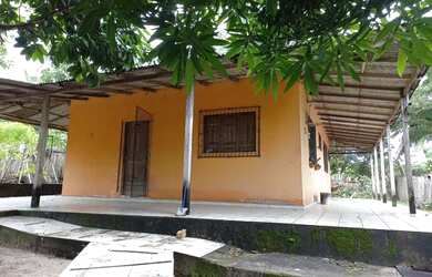 Imagem: A casa possui 2 Dormitórios, 2 Banheiros, 1 Vaga na garagem