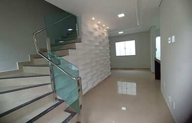 Imagem: A casa possui 2 Dormitórios, 1 Banheiro, 1 Vaga na garagem