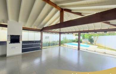 Imagem: A casa em condomínio possui 3 Dormitórios, 5 Banheiros, 4