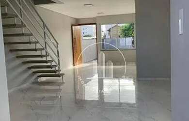 Imagem: A casa possui 3 Dormitórios, 2 Banheiros, 1 Vaga na garagem