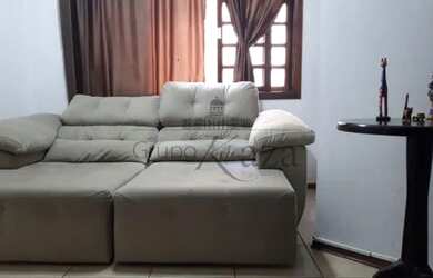 Imagem: A casa possui 4 Dormitórios, 5 Banheiros, 5 Vagas na garagem