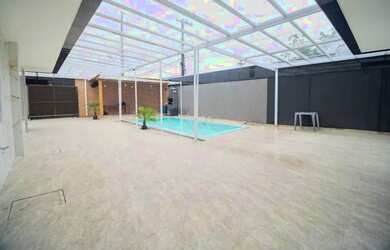 Imagem 2: Sobrado na Vila Tupi. Piscina, Varanda, 350m² de Áreae5 Vagas na garagem