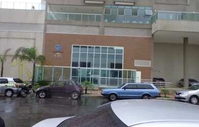 Imagem: O apartamento possui 2 Dormitórios, 2 Banheiros, 2 Vagas na