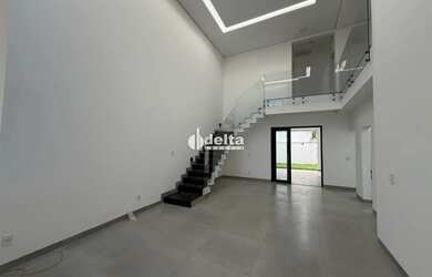 Imagem 2: Casa em condomínio disponível para locação no bairro Grand Ville em...