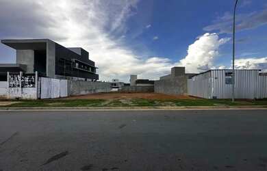 Imagem 3: Imóvel para venda tem 416 metros quadrados com 1 quarto