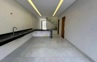 Imagem 10: Luxuoso sobrado com três suítes e piscina no Jardim Atlântico