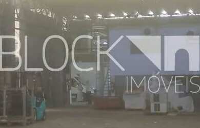 Imagem 10: Vargem Pequena Galpão. 615m² de Áreae5 Vagas na garagem