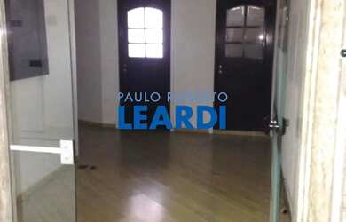 Imagem: O depósito possui 1 Vaga na garagem, 60m² de Área e está