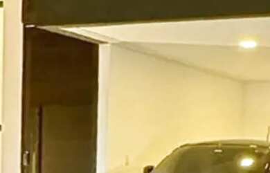 Imagem: A casa em condomínio possui 4 Dormitórios, 5 Banheiros, 4