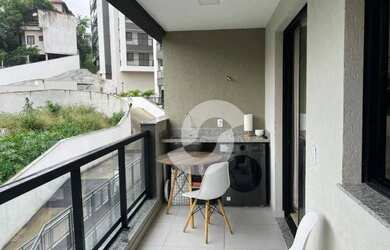 Imagem: O apartamento possui 1 Dormitório, 1 Banheiro, 1 Vaga na garagem