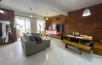 Imagem: A casa possui 2 Dormitórios, 5 Banheiros, 5 Vagas na garagem