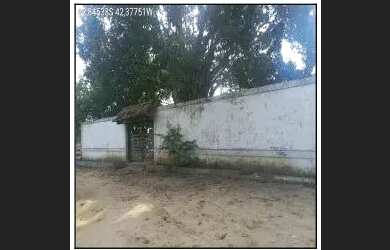 Imagem: A casa possui 1 Dormitório, 1 Banheiro, 351m² de Área e