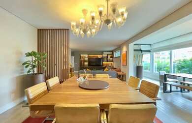 Imagem: O apartamento possui 4 Dormitórios, 5 Banheiros, 2 Vagas na