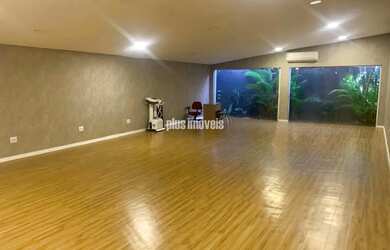 Imagem: O depósito possui 4 Vagas na garagem e 84m² de Área e está