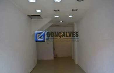 Imagem: O depósito possui 20m² de Área e está localizado em Centro