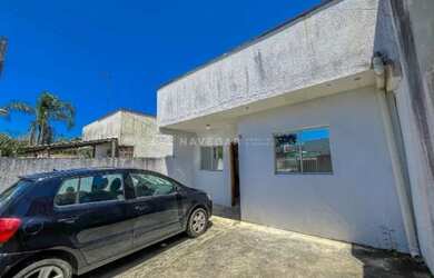 Imagem: A casa possui 2 Dormitórios, 1 Banheiro, 1 Vaga na garagem